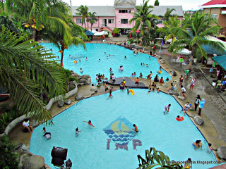 Large pool people beach dahlov - a large pool free wallpaper for desktop