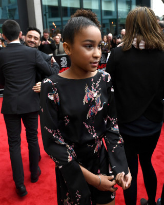 Woman black dress red carpet 7 - kai carpenter free wallpaper