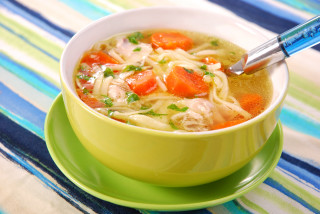 Chicken noodle soup spoon green - tablecloth free wallpaper