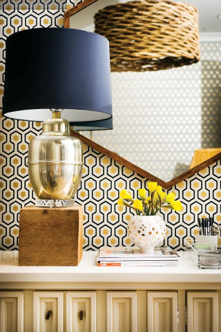 Lamp table mirror vase flowers - cubist free wallpaper for mobile