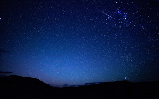 Night sky stars shooting star - star in the distance free wallpaper