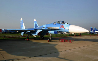 Blue white jet airport tarmac - gradient light blue free wallpaper for desktop