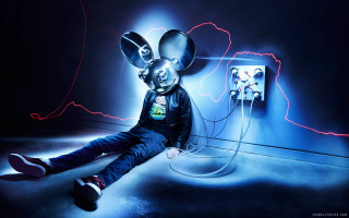 Person sitting mouse head mouse - a mouse free wallpaper