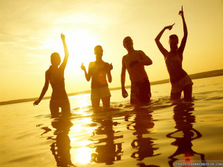 Group people water sunset sunrise - summer free wallpaper