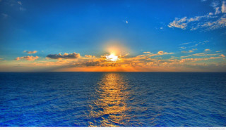 Sunset ocean clouds sunrays shining - aldus manutiu free wallpaper