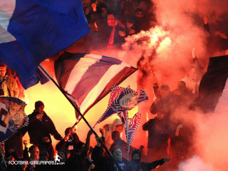 Soccer game people flags smoke - a soccer game free wallpaper
