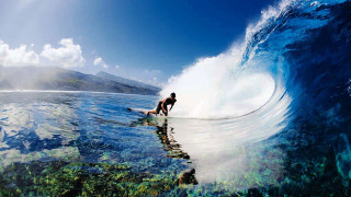 Surfing wave ocean sunny blue - amazing free wallpaper