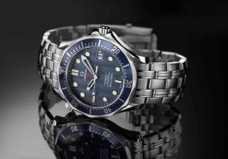 Blue dial silver bracelet watch - the surface free wallpaper