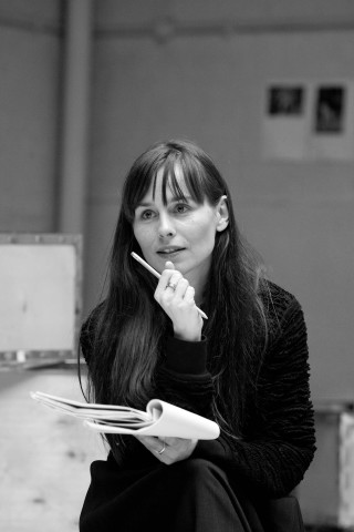 Woman sitting ground toothbrush clipboard - art informel free wallpaper for mobile