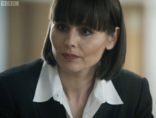 Woman black white shirt jacket - collar free wallpaper