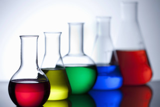 Colorful flasks reflection table top - a reflection free wallpaper