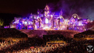 Concert crowd castle night lights - dream free wallpaper
