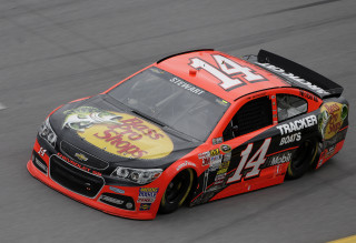 Red black car track number - sign free wallpaper