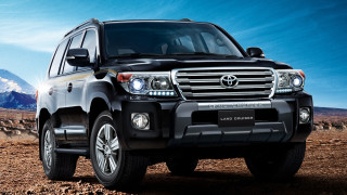 Black suv desert mountains blue - a black suv free wallpaper