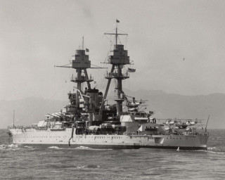 Large ship water mountains background - the background and a boat free wallpaper