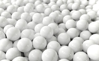 White balls black white background - a large group free wallpaper