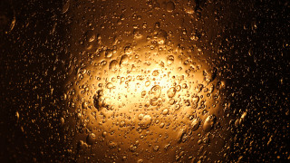 Street light rain drops dark - subsurface free wallpaper