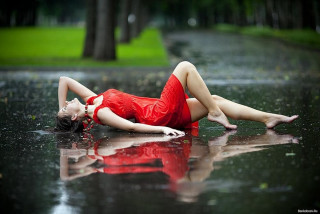 Woman red dress rain umbrella - araceli gilbert free wallpaper