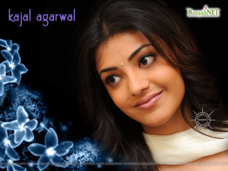 Woman necklace flower hair beautiful - a necklace free wallpaper