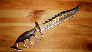 Knife metal handle wooden table - sharp foccus ilustration free wallpaper