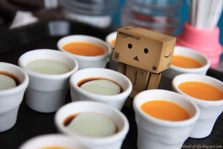 Cups robot table orange juice - a box free wallpaper for desktop