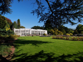 White building autumn park trees - sunny free wallpaper for desktop