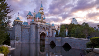 Castle bridge pond dusk cloudy - kinkade free wallpaper