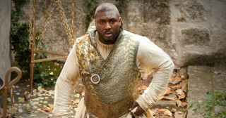 Medieval man courtyard chain costume - a courtyard free wallpaper