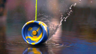 Blue yellow toy floating water - toy free wallpaper