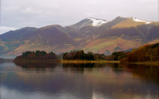 Lake mountains trees foreground clouds - widescreen free wallpaper for desktop