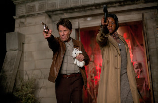 Man woman guns stuffed animal - movie free wallpaper