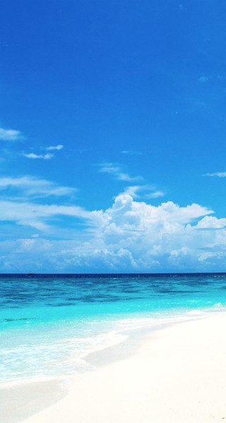 Beach boat blue sky clouds 4 - cloud above free wallpaper for mobile