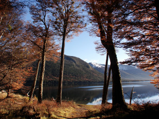 Lake mountains trees autumn sky 5 - a few snow free wallpaper