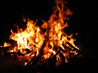 Fire burning bright flames dark - free new year wallpaper for desktop