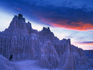 Mountain tall rock formation sunset 2 - a pink sky above free wallpaper