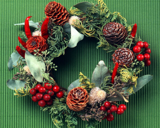 Wreath pine cones natural decorative - a wreath free wallpaper