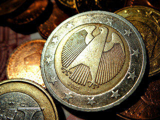 Pile coins bird star top 2 - symmetric free wallpaper