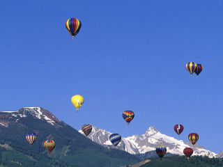 Hot air balloons mountain range 3 - over a mountain range free wallpaper for desktop
