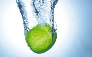 Green apple water splash green - a green apple free wallpaper for desktop