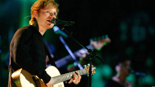 Man guitar sings microphone another - private press free wallpaper