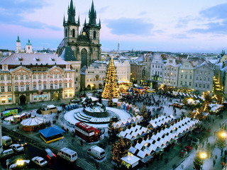 Christmas market city square tree 3 - a large clock tower free wallpaper