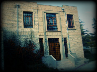 Building clock staircase door front - front view free wallpaper