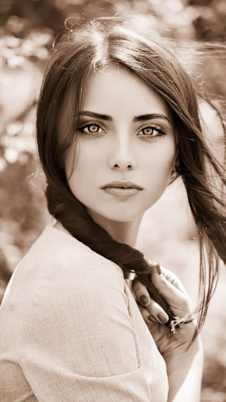 Woman tie posing picture park - shaded free wallpaper for mobile