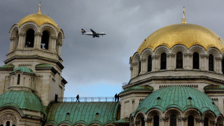 Plane cathedral cloudy golden dome - a green roof free wallpaper