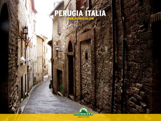 Narrow alley cobblestone street buildings 2 - a narrow alley way free wallpaper