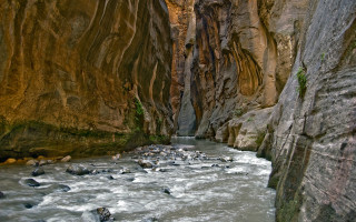 Narrow river narrow canyon rocks 3 - a narrow river free wallpaper