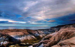 Rocky beach cloudy sky water 2 - a rocky beach free wallpaper