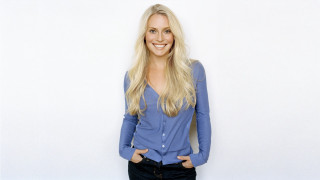 Woman smiling hands on hips - evelyn abelson free wallpaper