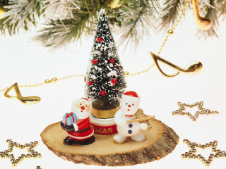 Small christmas tree snowmen gold - a small christmas tree free wallpaper