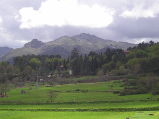 Green field mountain house fence - carpoforo tencalla free wallpaper